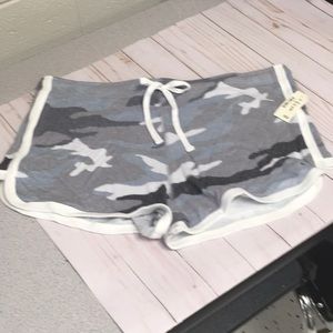 NWT Aeropostale Camo Athletic Shorts Size XL